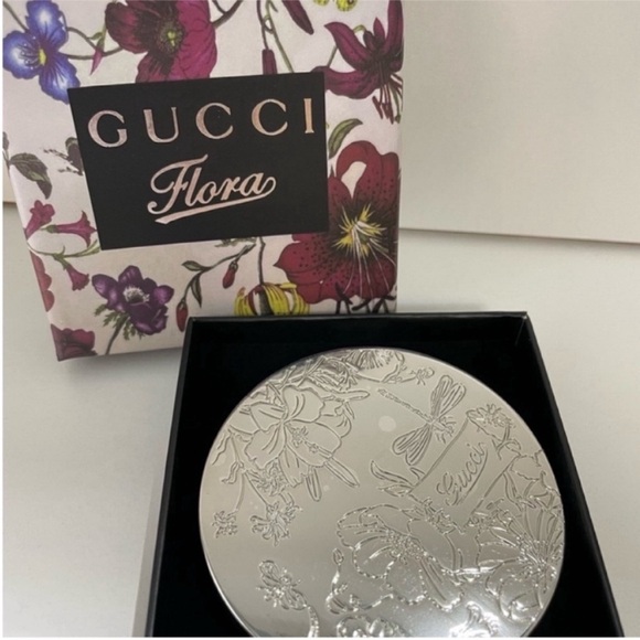 Gucci Other - Gucci parfums gift mirror